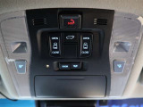 両側パワースライドドア付きだから、狭い駐車スペースなどでの 乗り降りラクラク!小さなお子さまのいるご家庭には嬉しい装備。