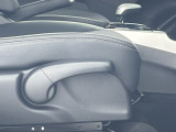 ★運転席ハイトアジャスター★ 運転される方によってシートの高さが調節できます!自分に合ったドライビングポジションで運転がさらに快適に♪