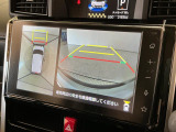 【フロントワイドビュー】発進時や狭い路地からの脱出などで重宝します。運転席から認識しづらい歩行者やクルマを確認することが可能!