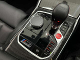 8速Mステップトロニック付AT I-driveコントローラーでモニター部分を操作します。直感的に使用することが可能です。