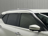 プラスチックバイザーがない分デザインもすっきり★洗車の時の窓拭きもラクラクです!