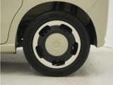 ◆純正ホイール装着車◆シンプルなデザインのホイールキャップ付きです。