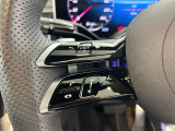 メモリー付きパワーシートが装備されている車両はシートの位置・ドアミラーの角度・ハンドルの位置を3名まで記憶出来ます。