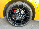 245/35 R19