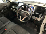 分かりやすく操作しやすい運転席まわりです☆