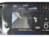 ドアミラーカメラ運転席からでは確認しにくい車両の左前方や、真横の死角を映し出します