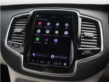 Google搭載のボルボなら、車内にいながら多彩なデジタルライフをお楽しみいただけます。Google Playから必要なアプリをダウンロードして、有意義な移動時間を楽しみましょう。