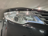 LEDヘッドライトは、点灯の瞬間から最大光量を発揮し、突然暗くなるトンネルなどでの安定感を高めます。