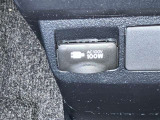 AC100V/100Wのアクセサリーコンセントが付いています。