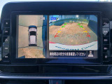 アラウンドビューモニター(全周囲カメラ)搭載!前席の液晶モニターに自車両を上方から撮影したような映像を表示♪車両周囲の状況を把握できるようにし、スムーズな駐車が可能になります!