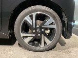 純正アルミホイールで、愛車をもっとカッコよく自動車メーカーが直接扱う純正アルミホイール。車種にマッチしたデザインで、愛車の個性を際立たせます。安全性や耐久性にも優れ、安心して使用できます。