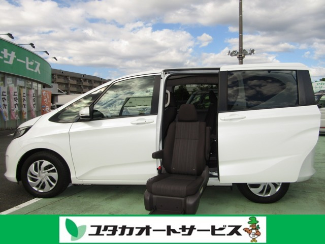 フリード 1.5 G サイドリフトアップシート車