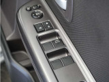 ◆パワーウィンドウスイッチ◆運転席から全席の窓の開閉操作を行うことが出来いつでも換気ができます!