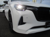 アダプティブ・LED・ヘッドライト!夜間走行時に先行車や対向車の状況を車が判断。ヘッドライトの照射範囲や明るさを自動的に変化させるシステムです。
