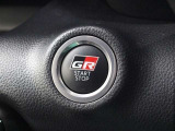 スマートキーを携帯していれば、ブレーキを踏みながら専用スタートスイッチ(GRロゴ付)を押すだけで、エンジンが始動します。