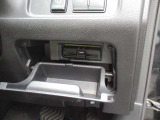 ここにETC付いております。高速道路の料金所もスイスイ♪ ETCカードの申し込みは日産カードがおすすめ!!!「安心」「おトク」「便利」で皆さまのカーライフをサポートする特典満載のカードです。