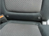 ◆ISOFIX◆シートベルトいらずでチャイルドシートと固定金具を連結するだけでガッチリ固定できます。