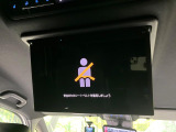 【フリップダウンモニター】大画面モニターで後席でもエンタメをお楽しみいただけます。小さなお子様にも大人気の装備です♪