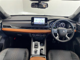 アウトランダー PHEV 2.4 P 4WD 本革シート