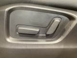 こちらのグレードは助手席にもパワーシートを装備しております!運転席同様お好みで調整が可能です!