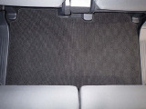 リアシートも足元が広々しています。足元が狭い車は乗っていても疲れますよね・・・これだけ広ければ後部座席の方も大満足!皆様で楽しいドライブを!