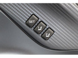 運転席シートポジションメモリー&ドアミラーメモリー機能 あらかじめ登録しておいたシートポジションとともに、ドアミラーの角度を自動的に再現してくれます