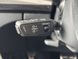 ●アダプティブクルーズコントロール『設定した速度で前方車両に追いつくと、安全な車間距離を自動で調整して前方車両を追従します。長距離ドライブでの疲労を軽減する大変重宝する機能です。』