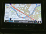現在地や周辺の道路が画面に表示され、目的地までの道順を確認する際に役立ちます。地図情報を見ながら行き先を把握しやすく、慣れない場所へのお出かけにも便利です。