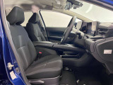 ゆったりと座れる運転席シートですのでストレスなく運転が出来ますよ!