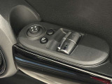 使いやすい配置とMINIらしいデザインが魅力のスイッチパネル