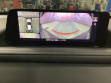 狭い場所での駐車やすれ違いなどでより的確な運転操作に役立つ360&deg;ビューモニターが装備されています。