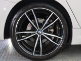 BMWならではの卓越した走りを支えるホイールと足回りです!
