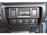 アイサイトによる運転支援で運転をサポート!衝突回避の支援や追従コントロールなどで、高速道路での長距離移動や渋滞時の疲労軽減が期待できます。