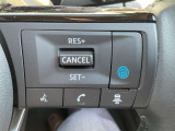 プロパイロット搭載。高速道路でドライバーに代わってアクセル、ブレーキ、ステアリングを自動制御します。