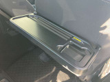 パーソナルテーブル装備☆ドリンクを置いたりタブレットを立てかけたりできますよ☆