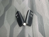キーを取り出さずにドアを施錠&解錠。クルマの始動も可能です。