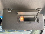 運転席の日よけにはミラーが完備されてます♪