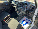 小さなボディでも広々運転席♪
