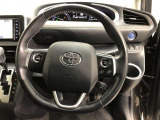 ハンドルは車を運転する上で、ずっと握っている重要なパーツです。手にフィットする物がいいですよね♪