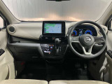 運転席からの視界が左右に広く隅々まではっきりと見えます!クルマの前端も把握しやすく安心です!