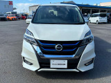 日産車の象徴であるVモーショングリルと迫力あるハイウェイスターのバンパー