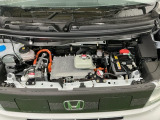 高エネルギー密度のバッテリーを採用するとともに、電費を向上させるさまざまなバッテリーマネジメント機能によって、1日の配送・配達などを安心してこなせる一充電走行距離245kmを実現しました。