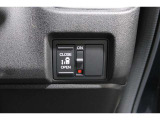 【左電動スライドドア】力を入れずにラクラクドア開閉♪左側電動スライドドア装備車両◎右側スライドドアは手動開閉です。狭い駐車場での乗り降りもラクラク♪挟み込み防止機構装備でお子様の乗り降りも安心◎