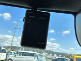 万が一の時に頼もしいドライブレコーダーをフロントとリアに装備♪