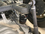 お車を安心してお乗りいただく為には、足回りの定期点検が欠かせません。サービスサポート(有償保証)では無料点検もご提供しており、安心のカーライフをお過ごしいただけるサポート体制が整っています。