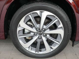 純正235/50R20インチアルミホイール付きで見た目もグッドデザイン!