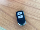スマートキーが2個付いてきます