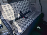セカンドシートです!!ベンチシートになってますので、お二人の乗車ですとゆったり座って頂けますよ!!