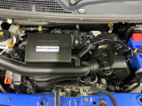 コンパクトなエンジンルームで、室内空間を確保しています。ホンダのMM思想(マンマキシマム・メカミニマム)は今でも受け継がれています。