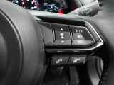 MRCC(マツダレーダークルーズコントロール)は先行車との車間を維持しながら追従走行を行い、長距離でのドライバー負担を軽減させてくれます。